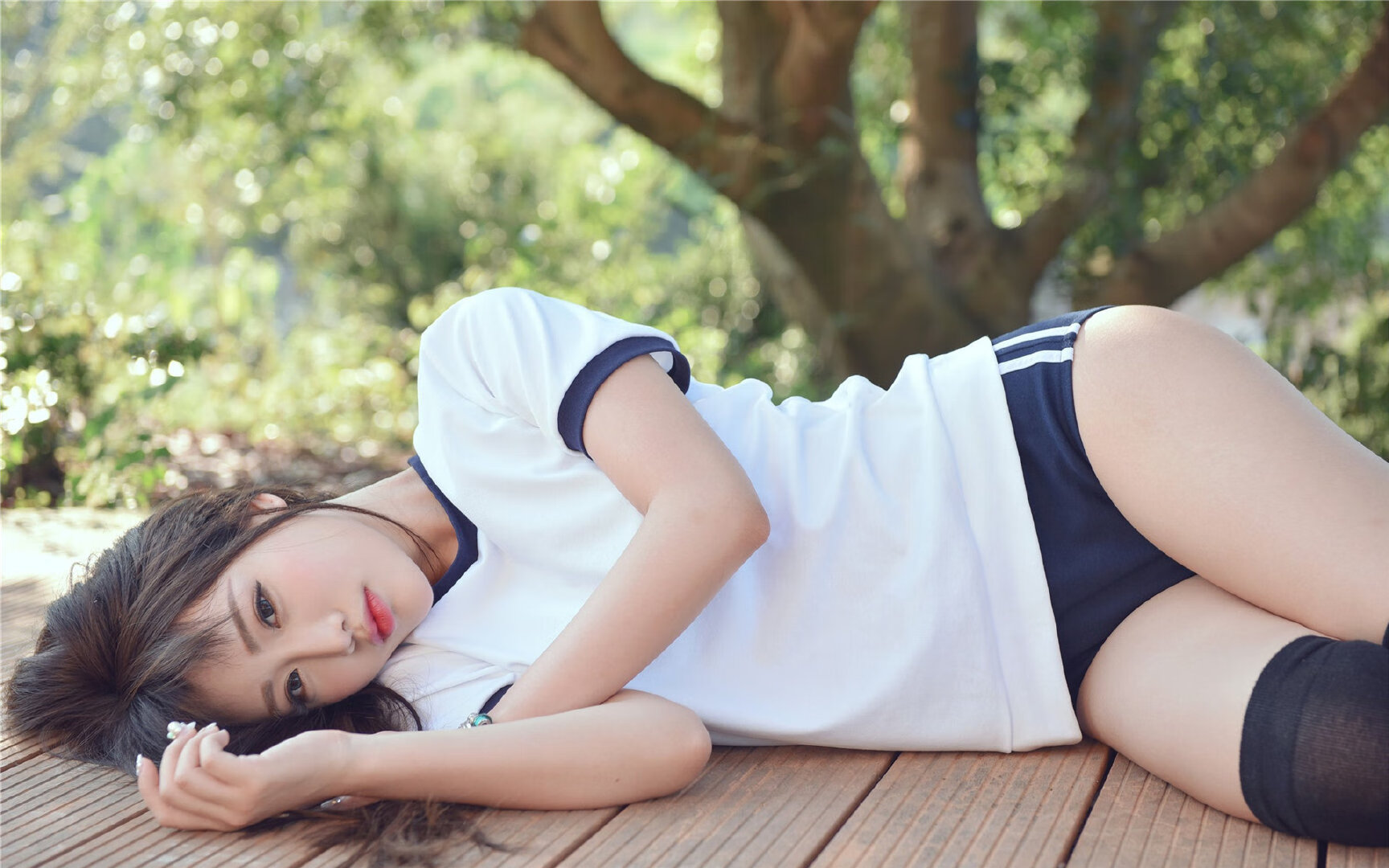 曼联明星新援在比赛中表现出色，助球队取胜，曼联足球最新引援