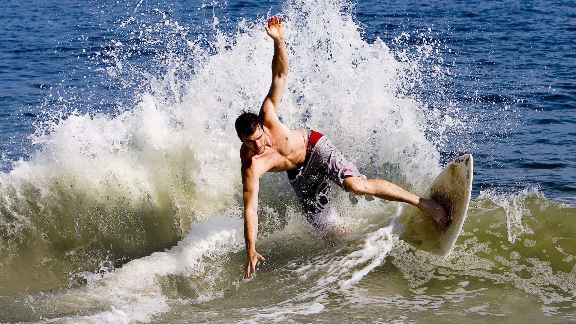 从山巅到海底：全球最具挑战的WRC赛段巡礼，wrc锦标赛